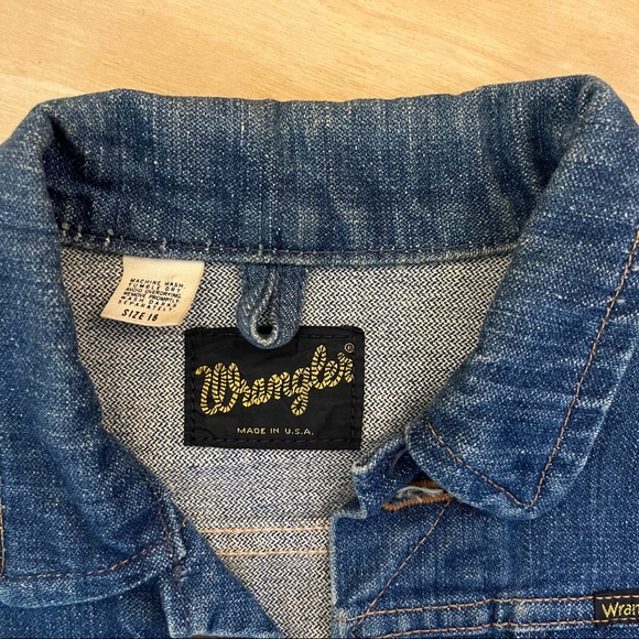 Vintage 70s Wrangler Denim / Jean Jacket w/ Handsewn Patches - Picture 8 of 8